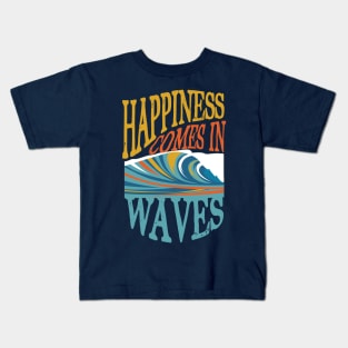 vintage Happiness Comes in waves summer surf beach Typography Kids T-Shirt